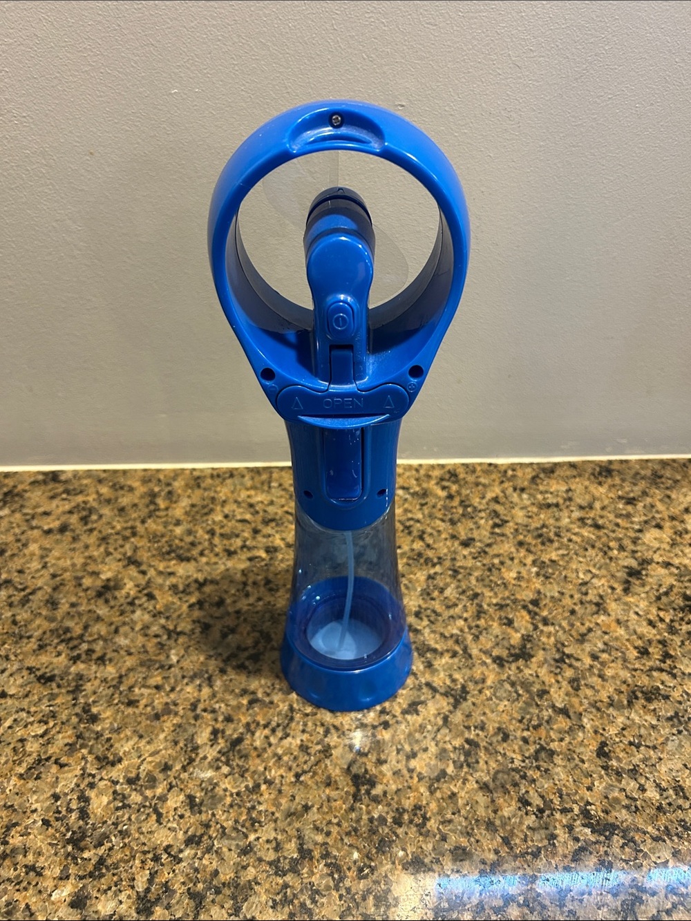 O2Cool Misting Fan Blue - Picture 3 of 4